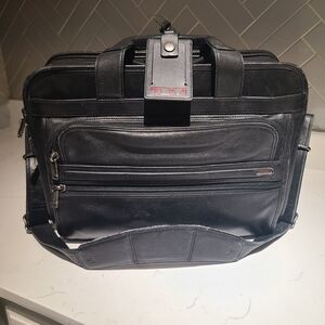 Tumi Black Leather Men's Bag Messenger Laptop Buisness Shoulder Briefcase